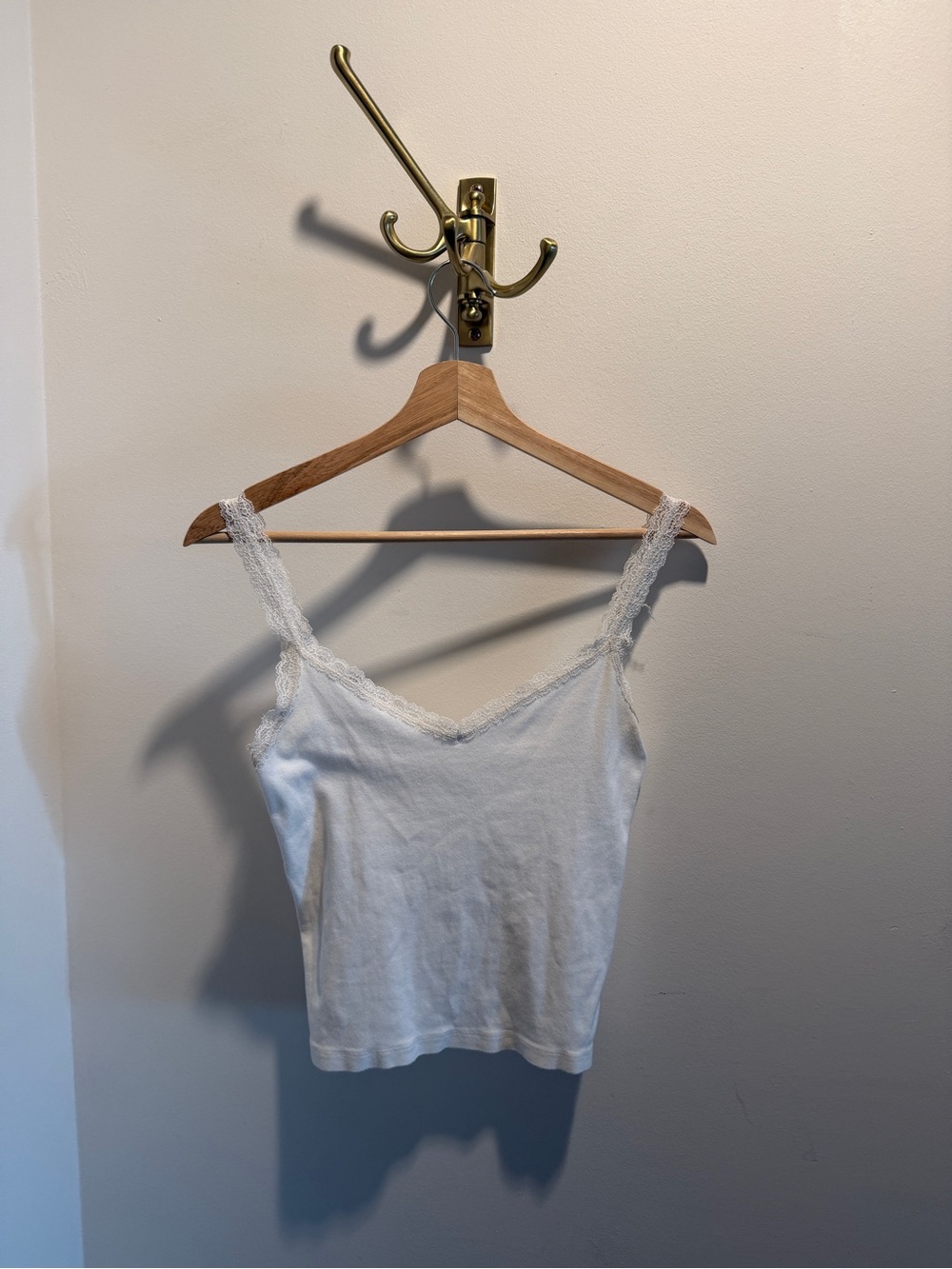 Brandy Melville White Lace-Trim Ribbed Cami